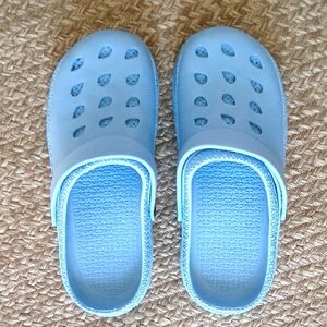 Womens Shoes Size 9 Sky Blue Crocs Style Slip-On